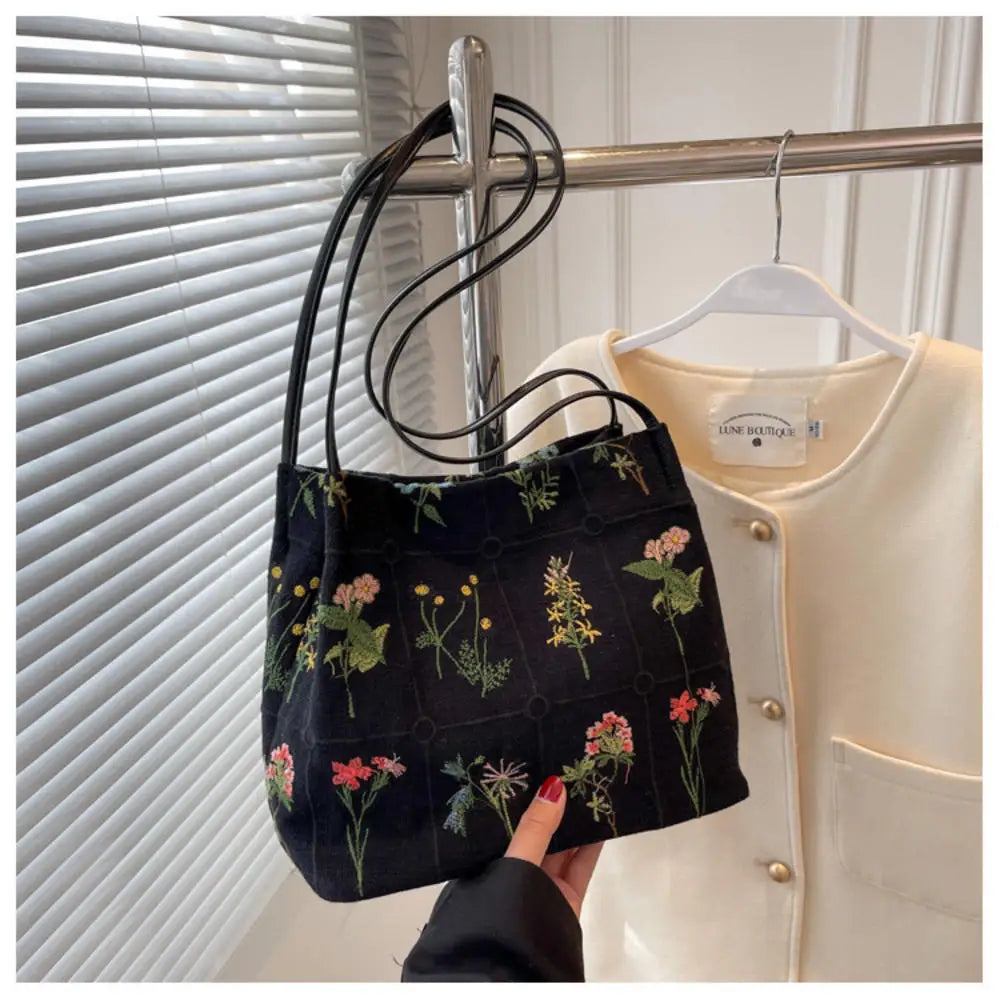 Women's Bags Embroidered Fashion Ladies Tote Bag Large Capacity Casual Female Handbag Designer Vintage Shoulder Bag Bucket Bag