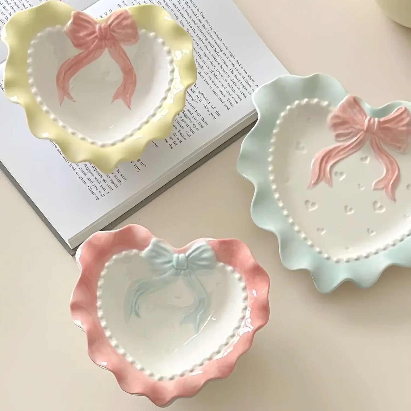 INS Wind Bowl Plate Cute Wave Edge Bow Knot Love Wave Dot Ceramic Lace Tableware Girl Heart Home Rice Bowl Plate Dessert Plate