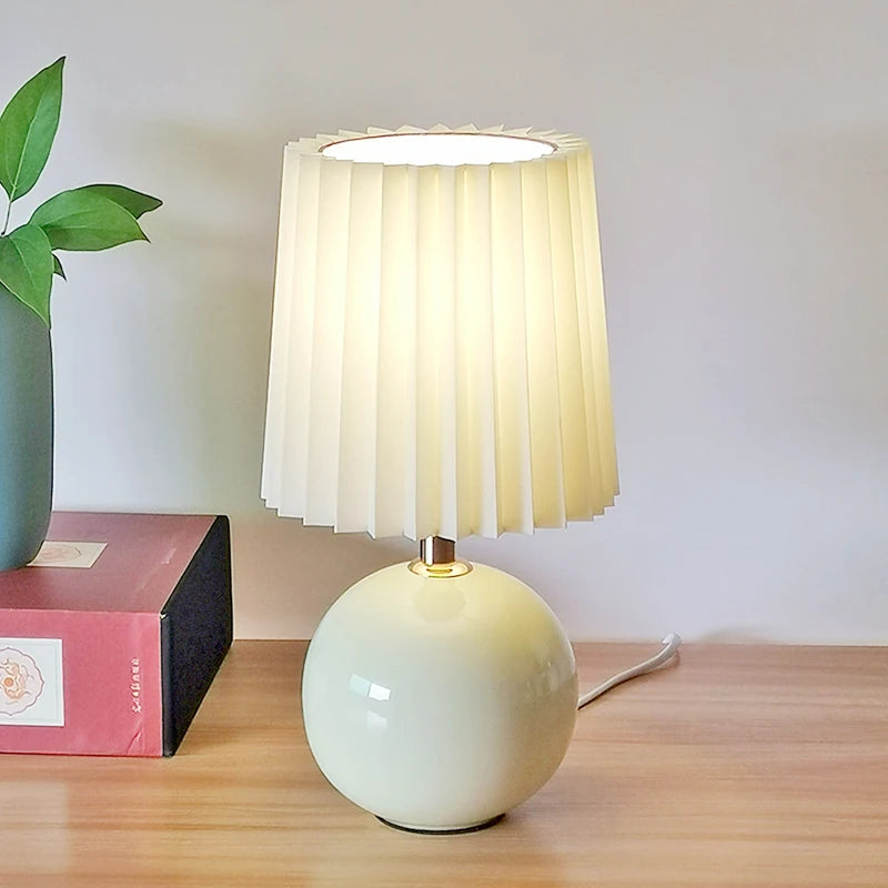 Contemporary Ceramic Bedroom Bedside Table Desk Lamp Children's And Girls' Bedroom lamp Warm Tabletop Lamp Washable Lampsha